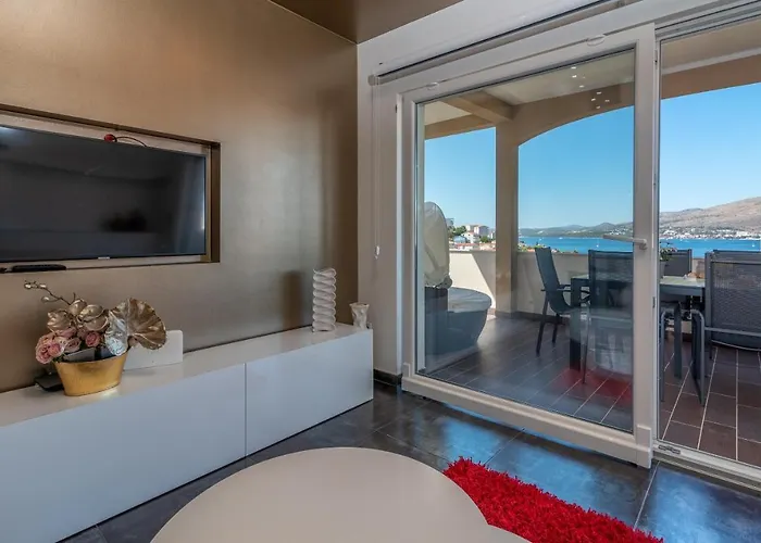 Pupa * Τρογκίρ