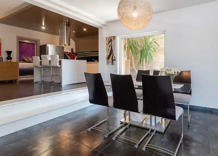 Pupa * Τρογκίρ