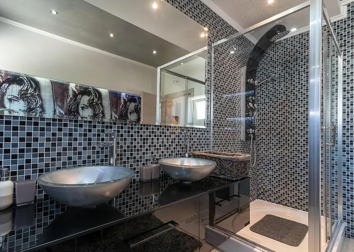 Pupa * Τρογκίρ