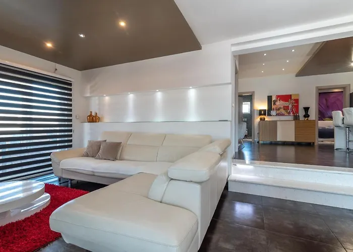 Pupa * Τρογκίρ