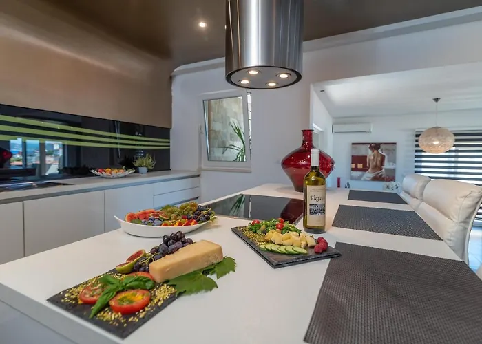 Pupa * Τρογκίρ