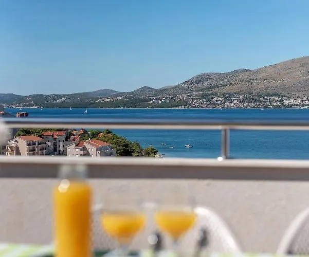 Pupa * Trogir