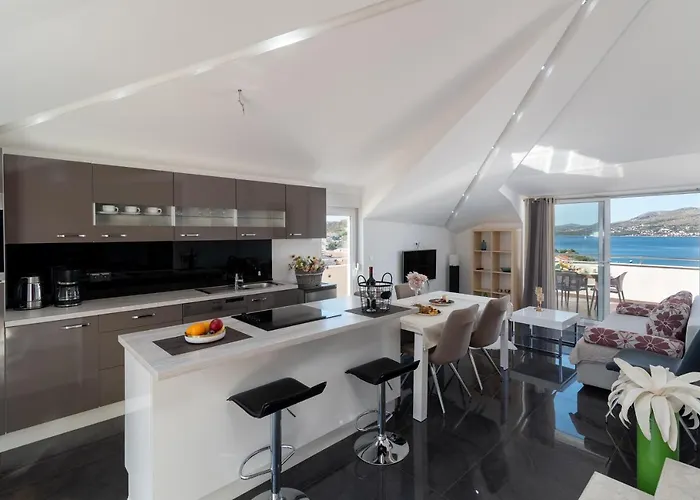 Pupa Διαμέρισμα *