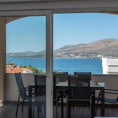 Pupa Lägenhet Trogir