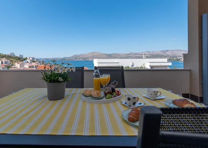 Pupa Lägenhet Trogir